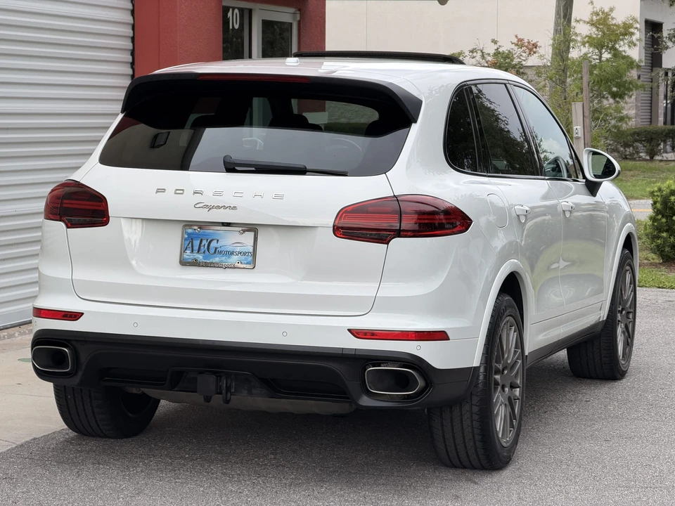 2017 Porsche 958 Cayenne - Image 12 of 31