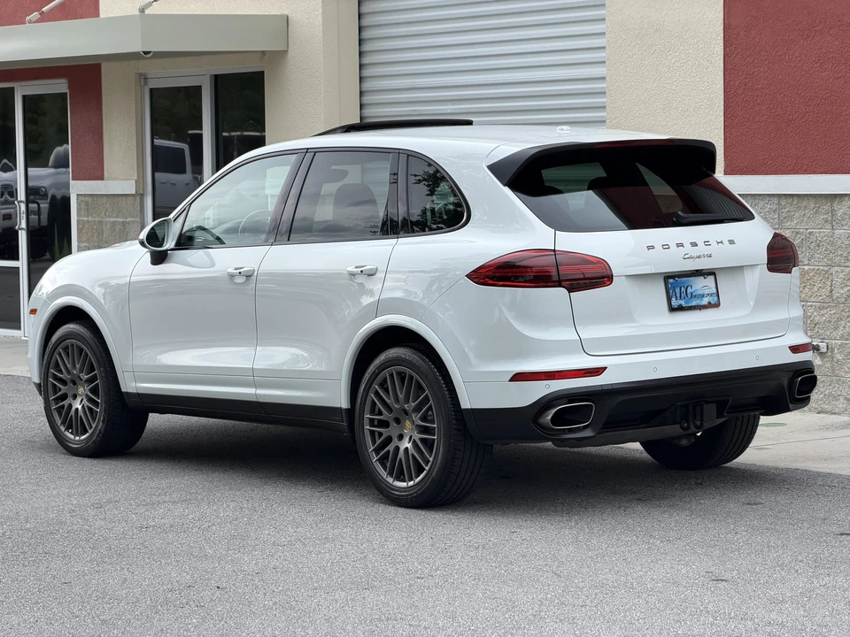 2017 Porsche 958 Cayenne - Image 11 of 31