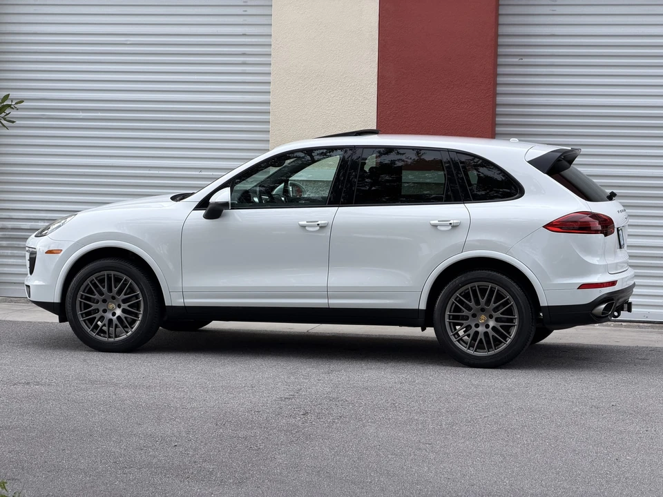 2017 Porsche 958 Cayenne - Image 9 of 31