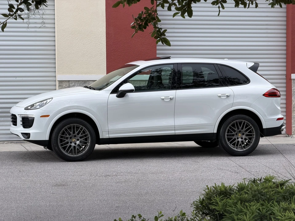 2017 Porsche 958 Cayenne - Image 7 of 31