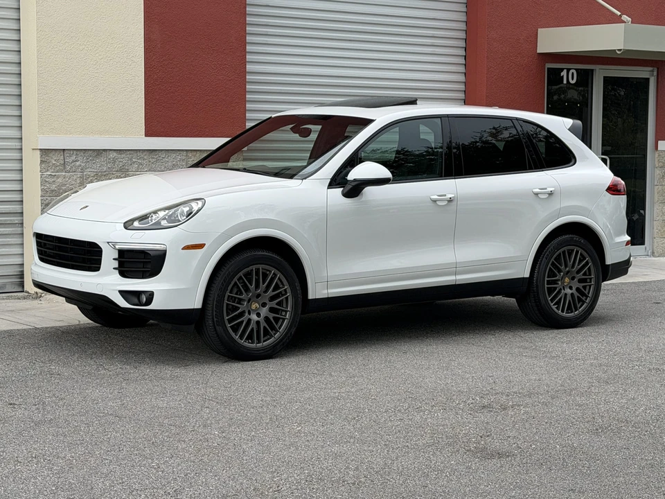 2017 Porsche 958 Cayenne - Image 6 of 31