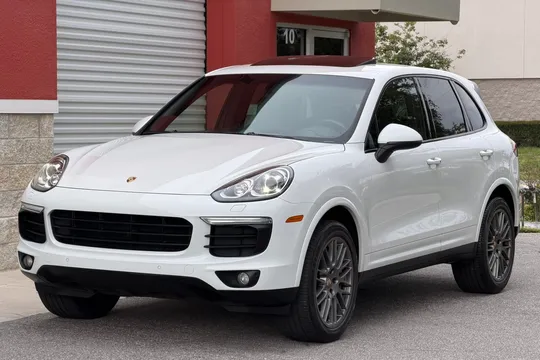 2017 Porsche Cayenne Platinum Edition