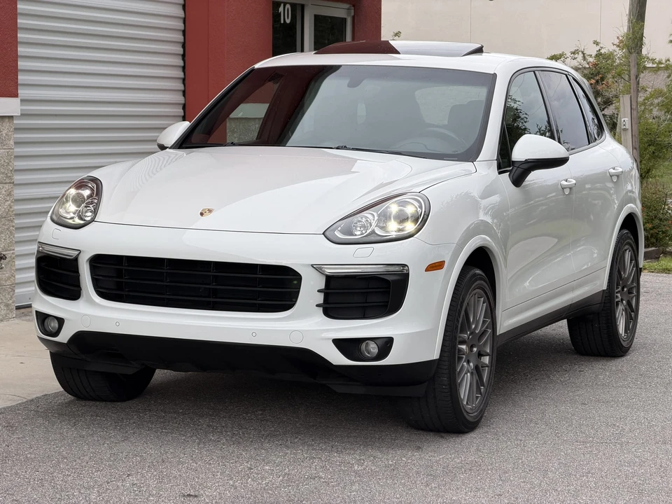 2017 Porsche 958 Cayenne - Image 3 of 31