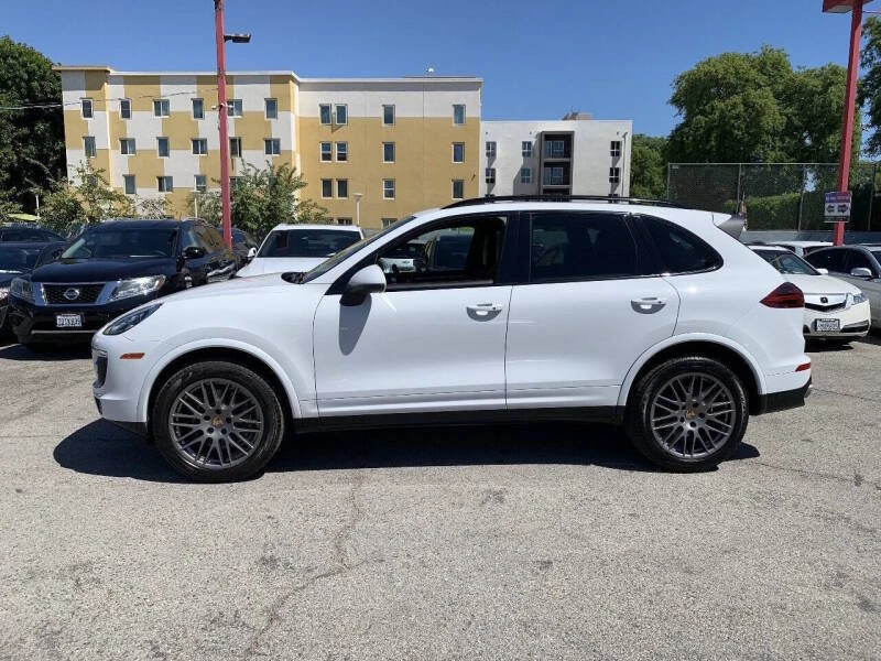 2017 Porsche 958 Cayenne - Image 10 of 25
