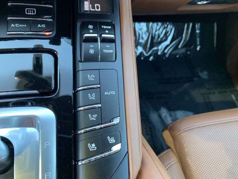 2017 Porsche 958 Cayenne - Image 22 of 25