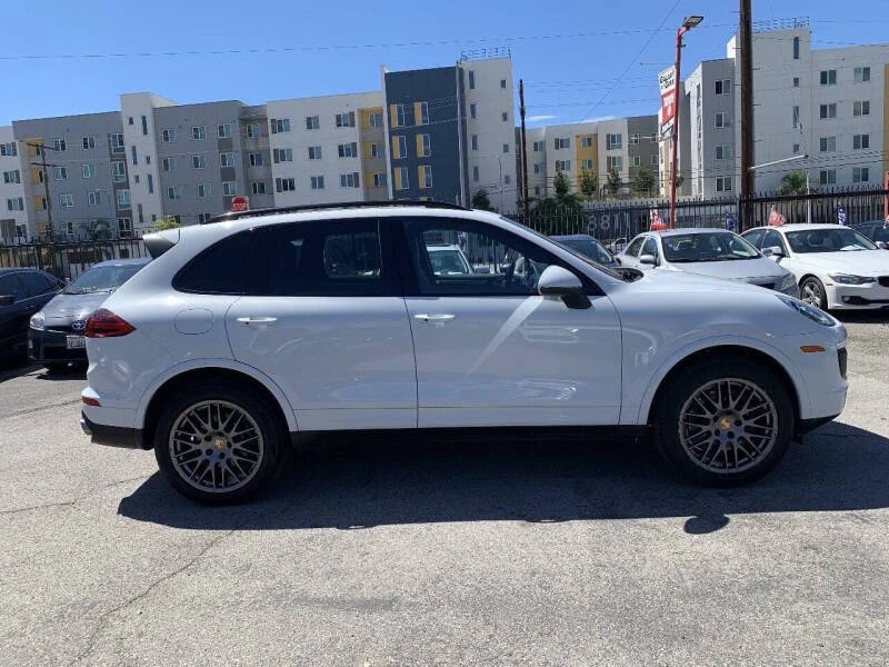 2017 Porsche 958 Cayenne - Image 6 of 25
