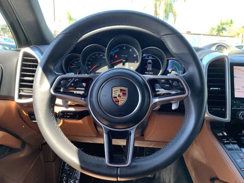 2017 Porsche 958 Cayenne - Image 25 of 25