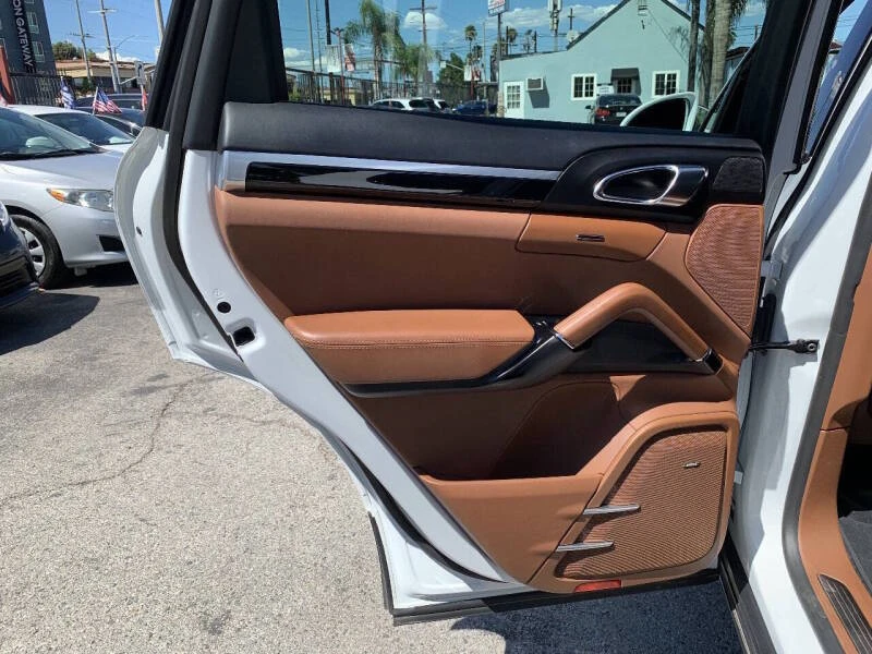 2017 Porsche 958 Cayenne - Image 15 of 25