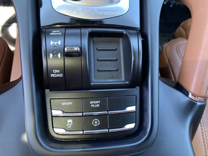 2017 Porsche 958 Cayenne - Image 24 of 25