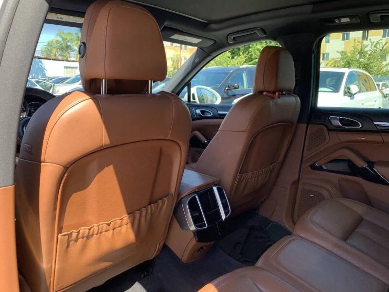 2017 Porsche 958 Cayenne - Image 18 of 25