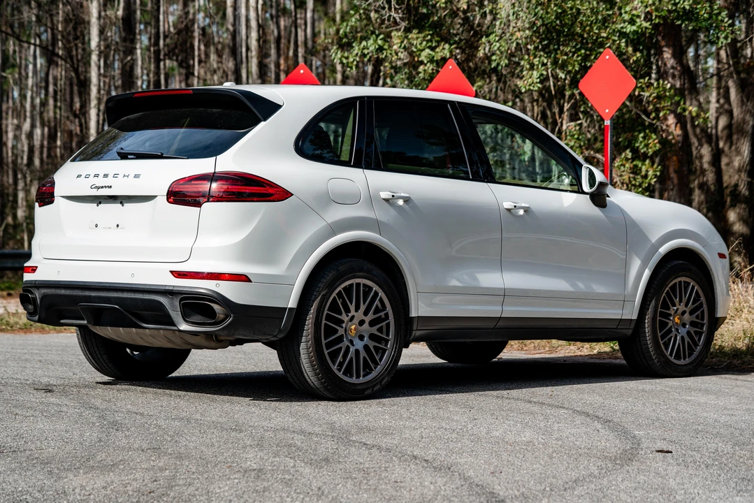 2017 Porsche 958 Cayenne - Image 22 of 31