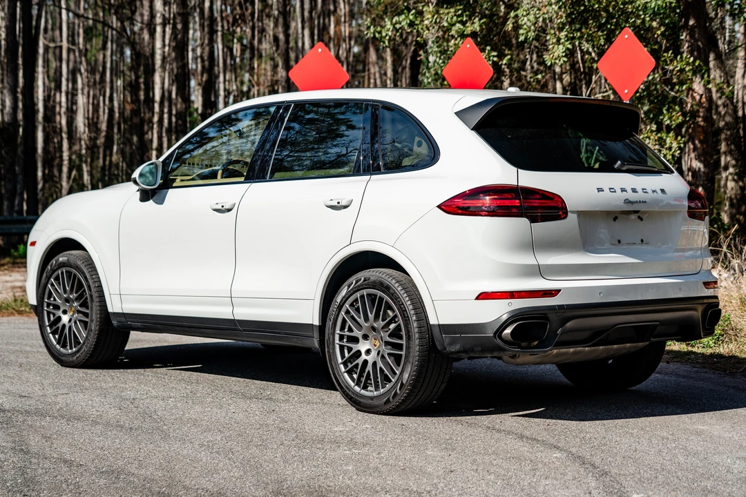 2017 Porsche 958 Cayenne - Image 16 of 31