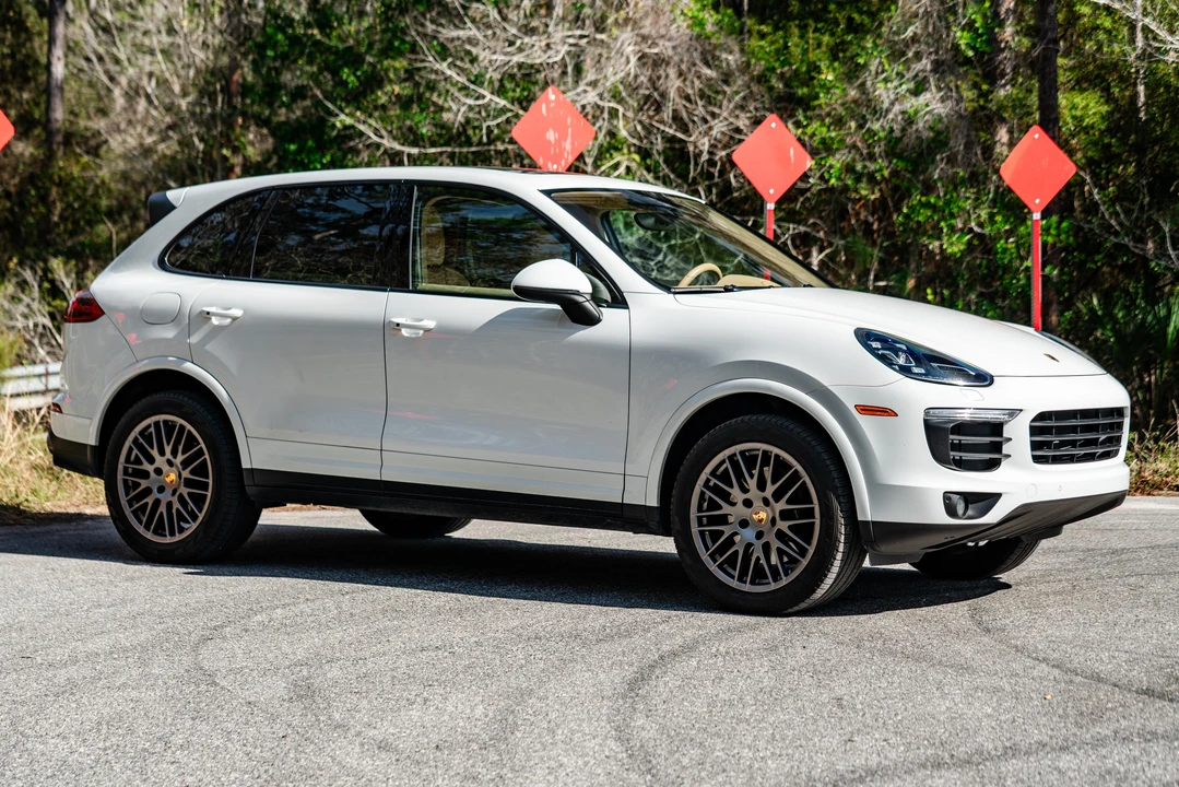 2017 Porsche 958 Cayenne - Image 28 of 31