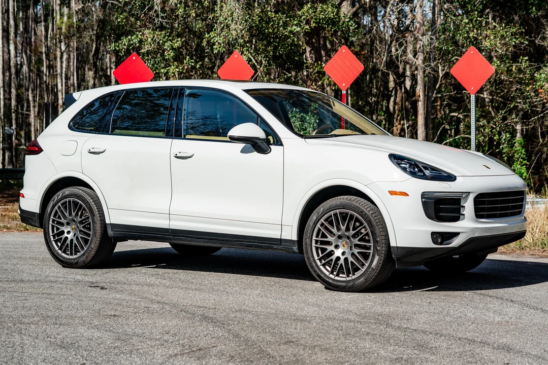 2017 Porsche 958 Cayenne - Image 27 of 31