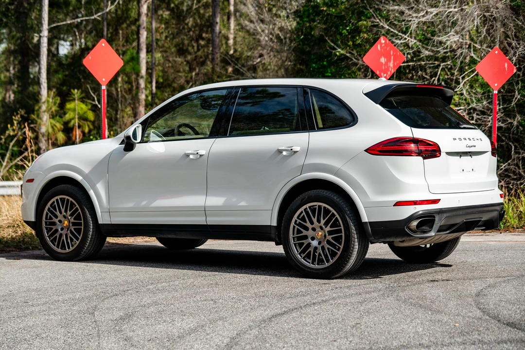 2017 Porsche 958 Cayenne - Image 15 of 31