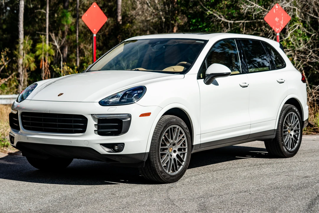 2017 Porsche 958 Cayenne - Image 8 of 31