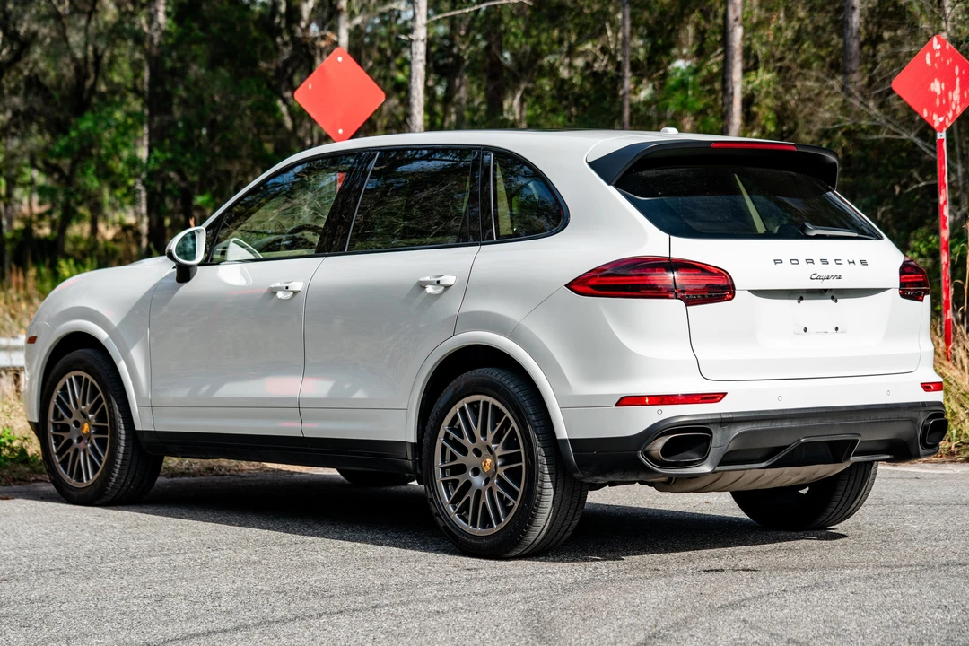 2017 Porsche 958 Cayenne - Image 4 of 31