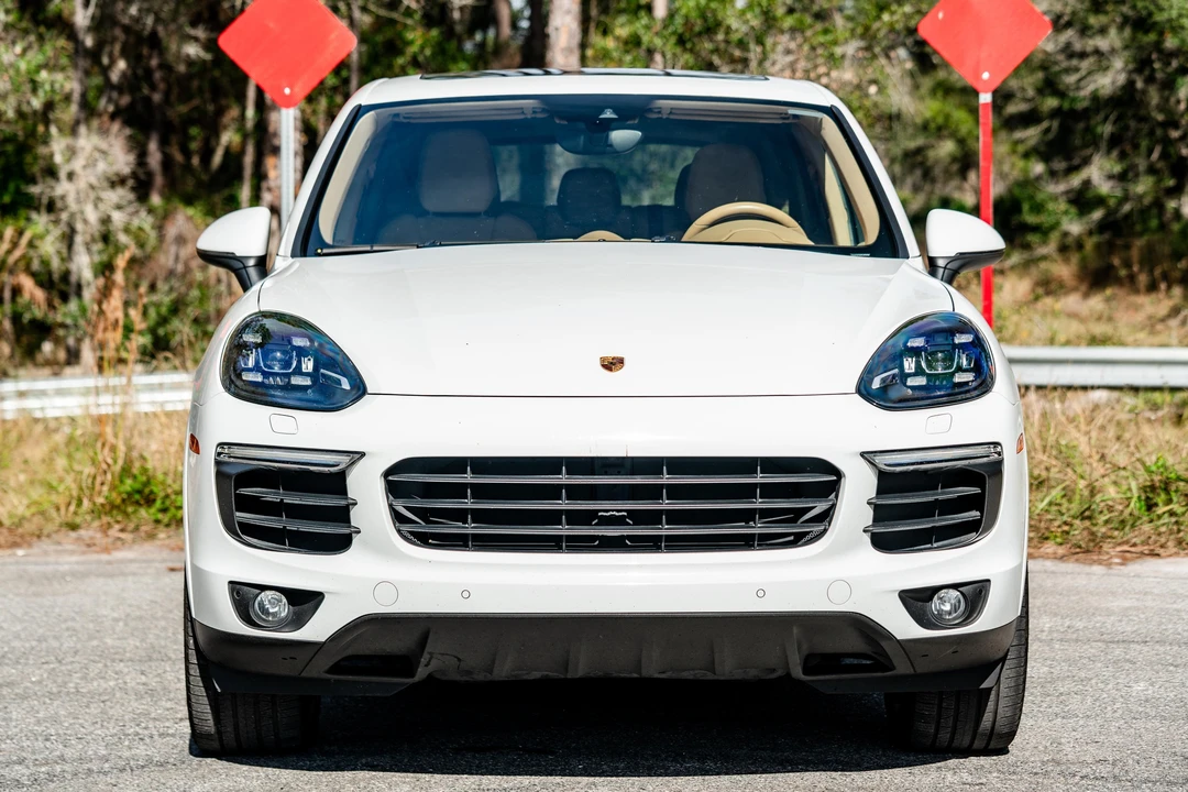 2017 Porsche 958 Cayenne - Image 2 of 31