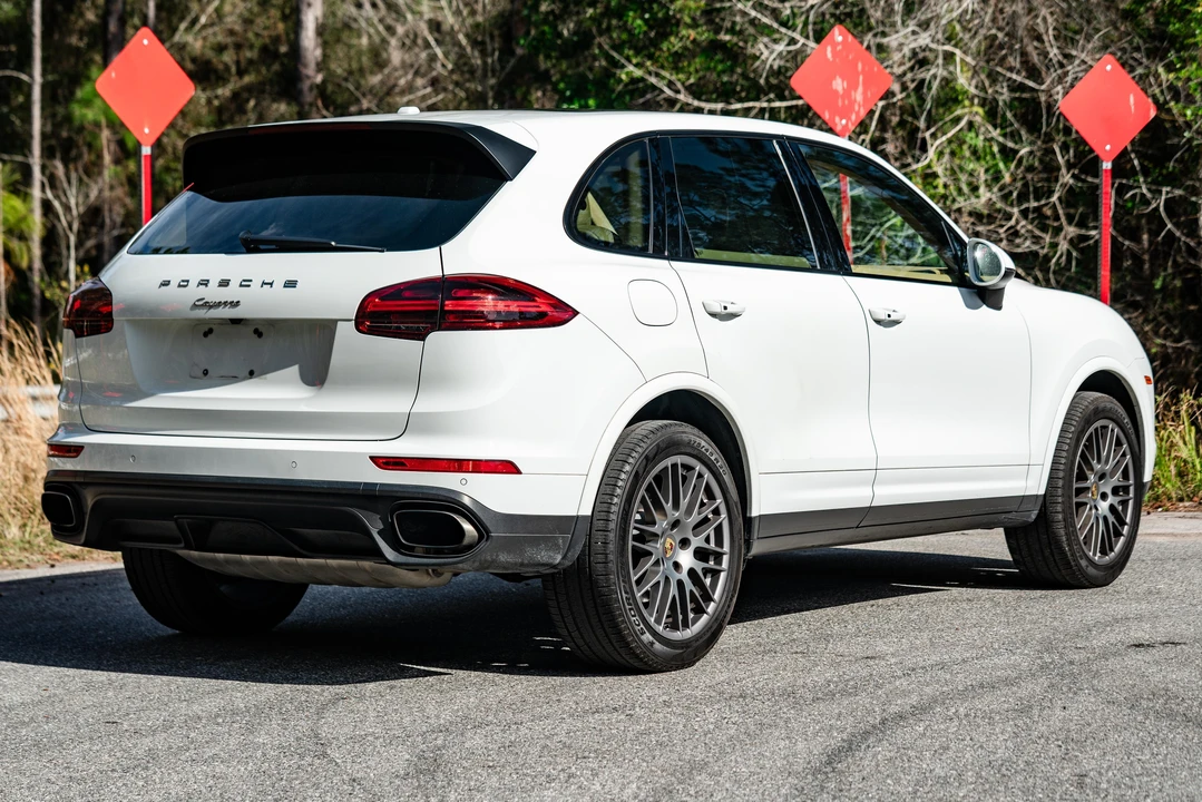 2017 Porsche 958 Cayenne - Image 21 of 31