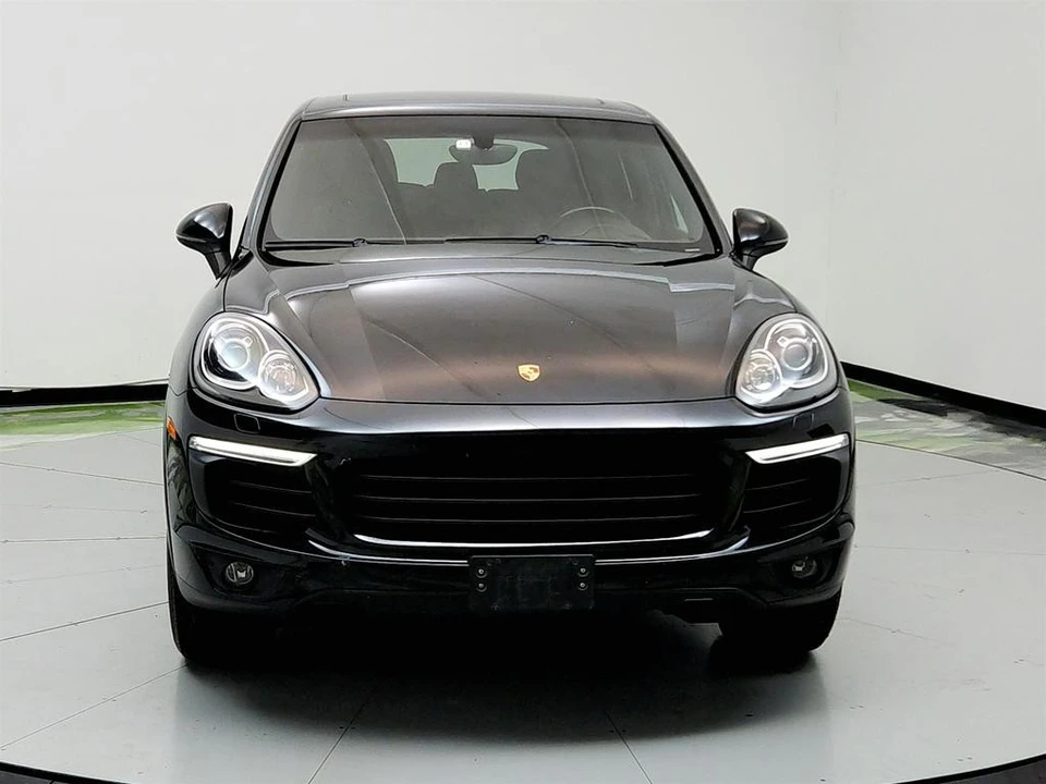 2017 Porsche 958 Cayenne - Image 2 of 31