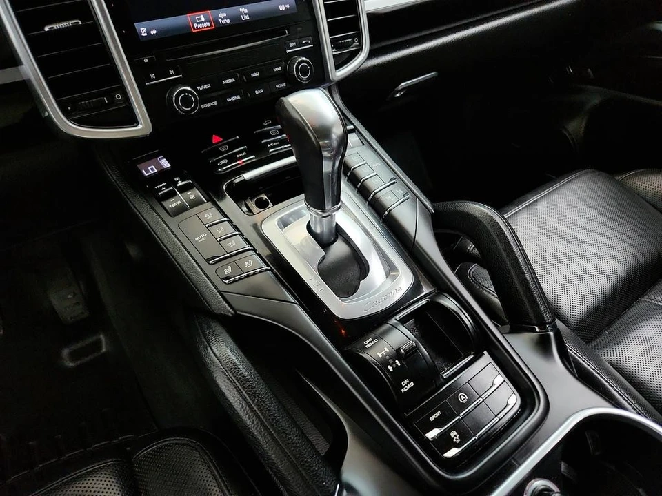 2017 Porsche 958 Cayenne - Image 19 of 31