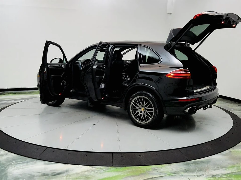 2017 Porsche 958 Cayenne - Image 12 of 31