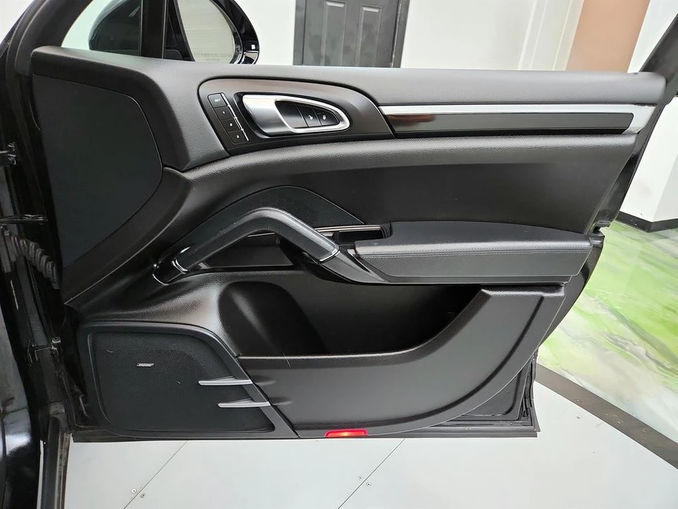 2017 Porsche 958 Cayenne - Image 29 of 31