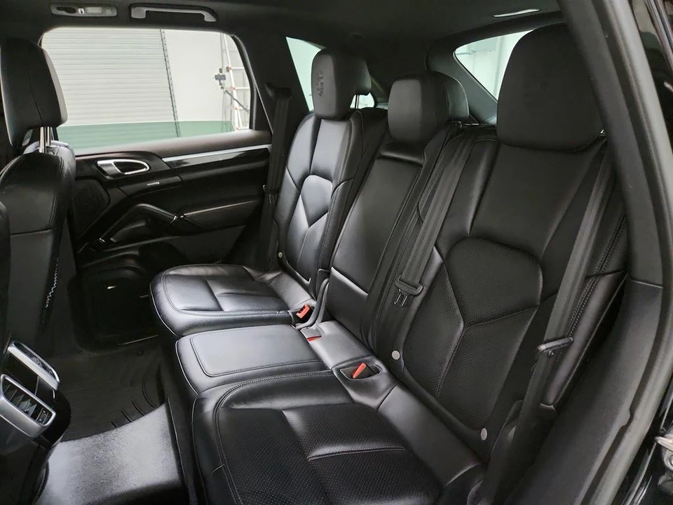 2017 Porsche 958 Cayenne - Image 26 of 31