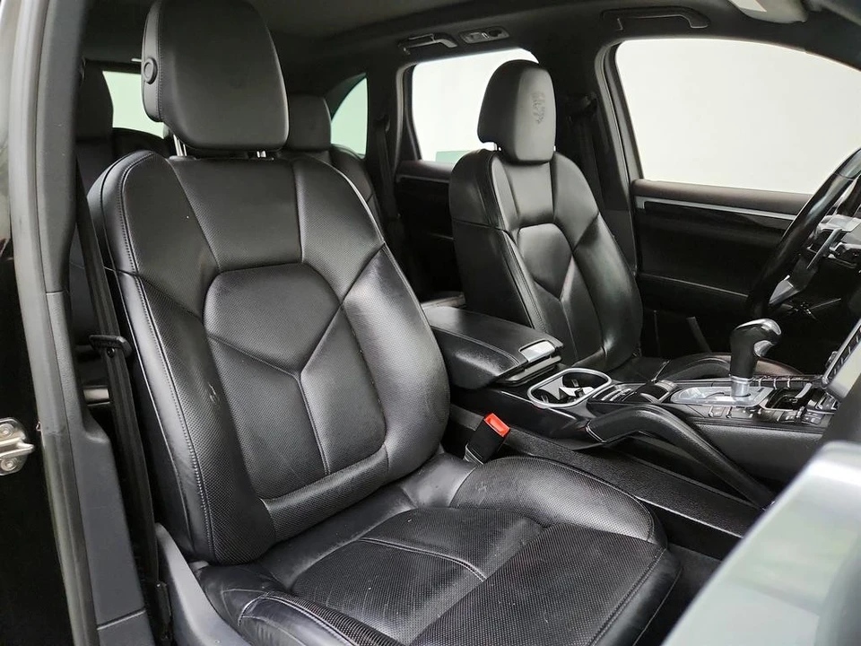 2017 Porsche 958 Cayenne - Image 28 of 31