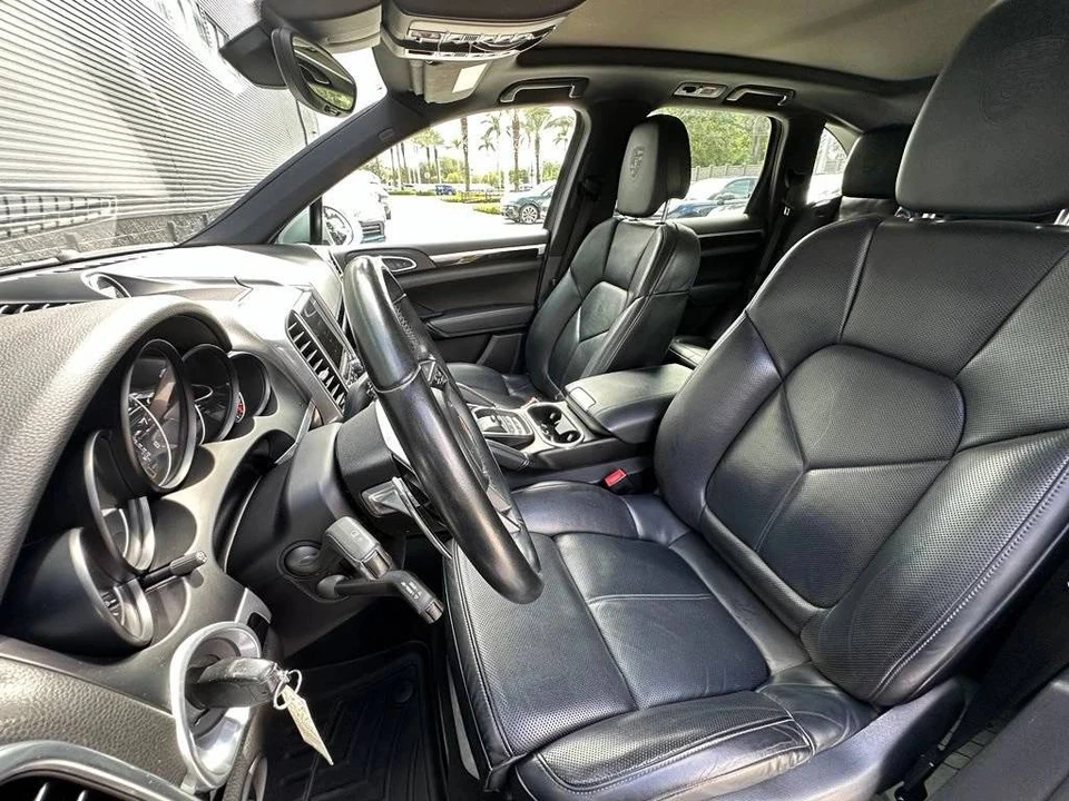 2017 Porsche 958 Cayenne - Image 5 of 5
