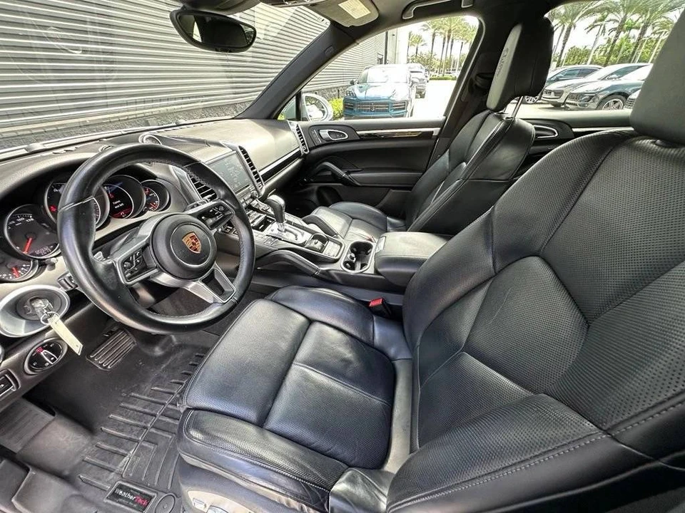 2017 Porsche 958 Cayenne - Image 4 of 5
