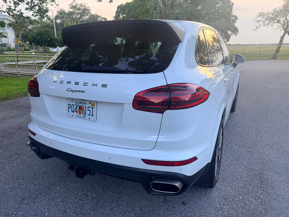 2017 Porsche 958 Cayenne - Image 11 of 31