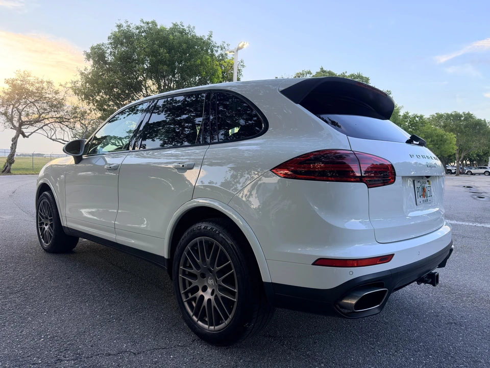 2017 Porsche 958 Cayenne - Image 9 of 31