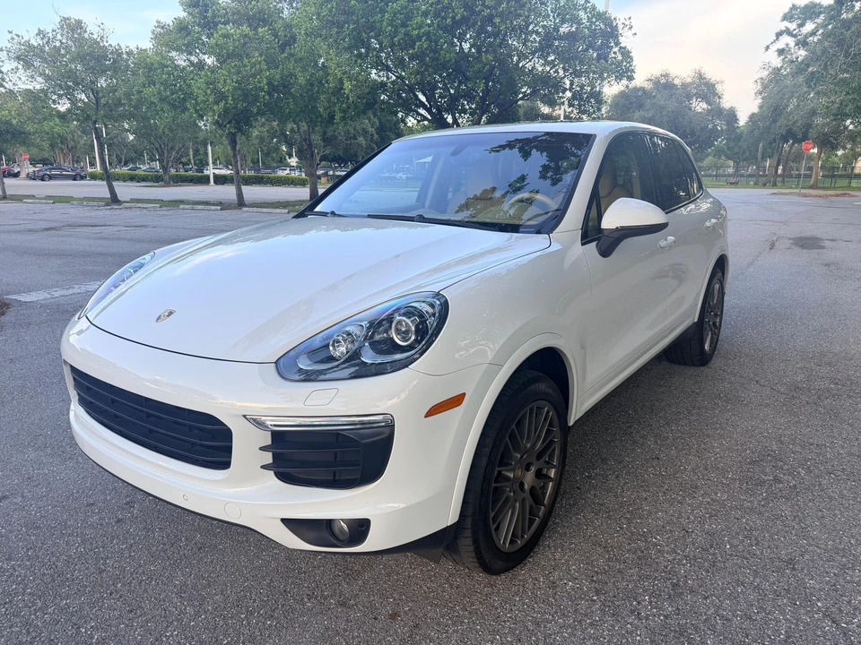 2017 Porsche 958 Cayenne - Image 7 of 31