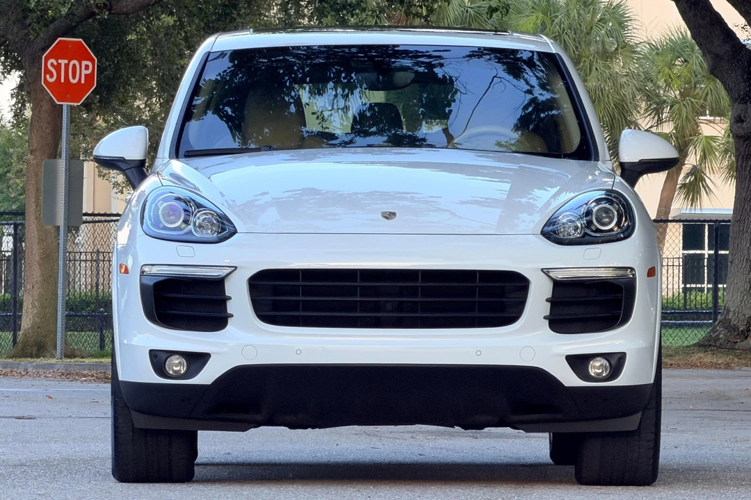 2017 Porsche 958 Cayenne - Image 2 of 31