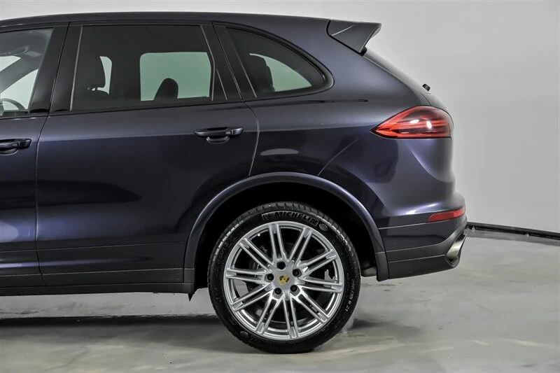 2017 Porsche 958 Cayenne - Image 9 of 21