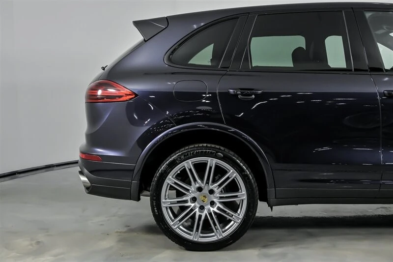 2017 Porsche 958 Cayenne - Image 13 of 21
