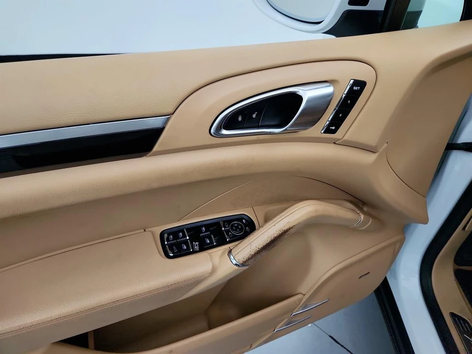 2017 Porsche 958 Cayenne - Image 23 of 31