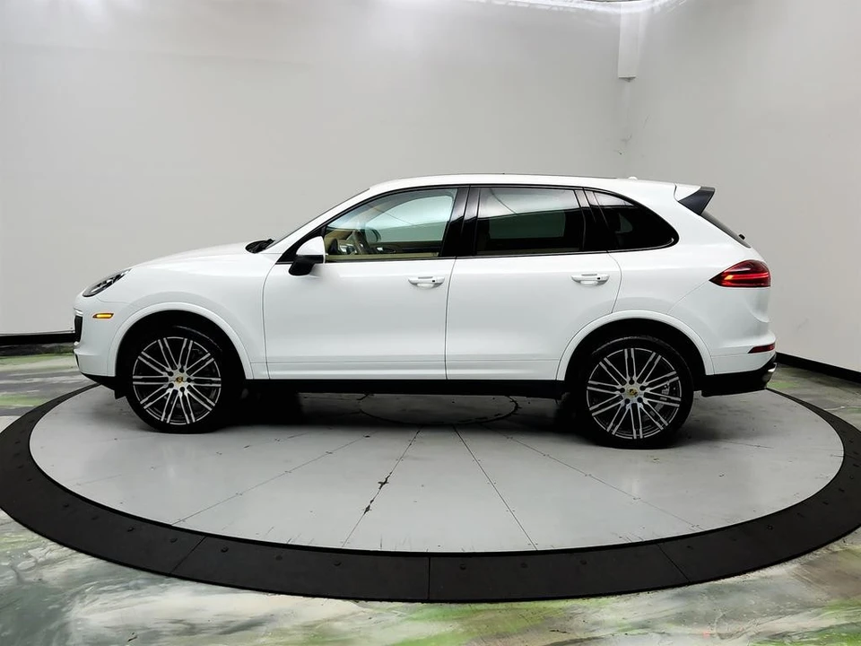 2017 Porsche 958 Cayenne - Image 8 of 31