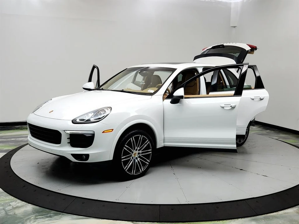2017 Porsche 958 Cayenne - Image 9 of 31