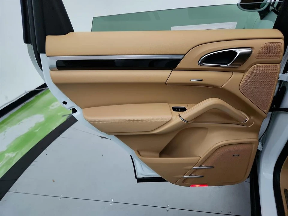 2017 Porsche 958 Cayenne - Image 26 of 31