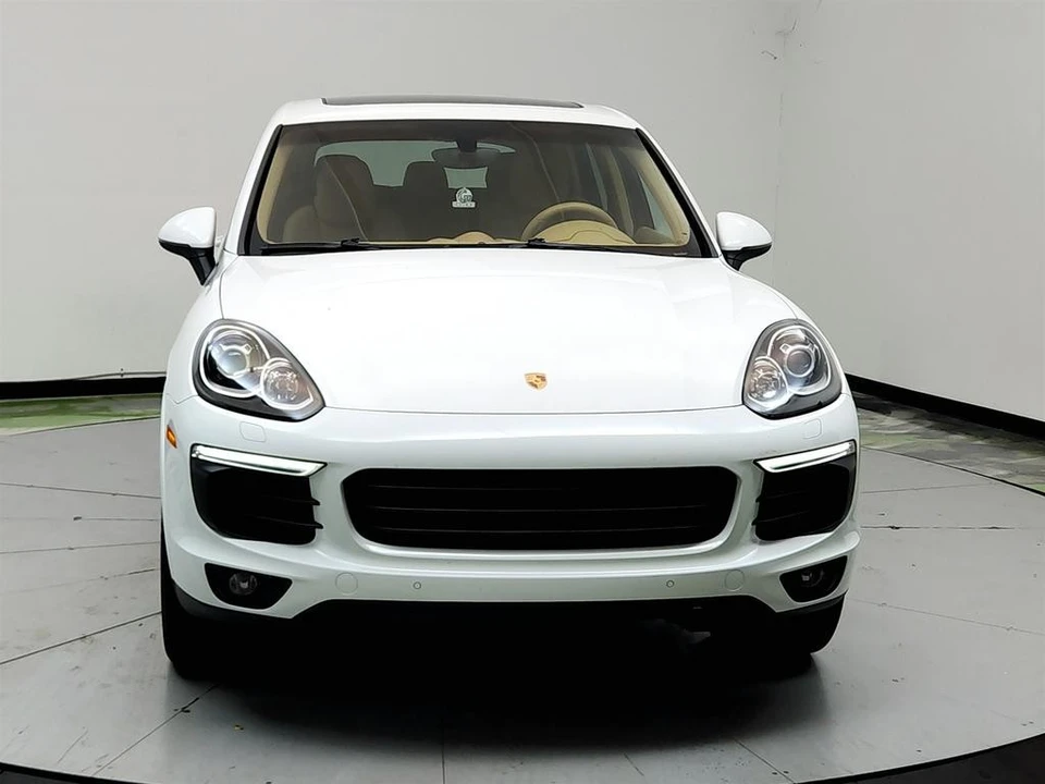 2017 Porsche 958 Cayenne - Image 2 of 31