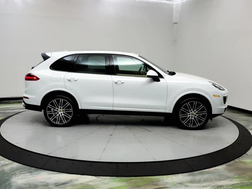 2017 Porsche 958 Cayenne - Image 4 of 31