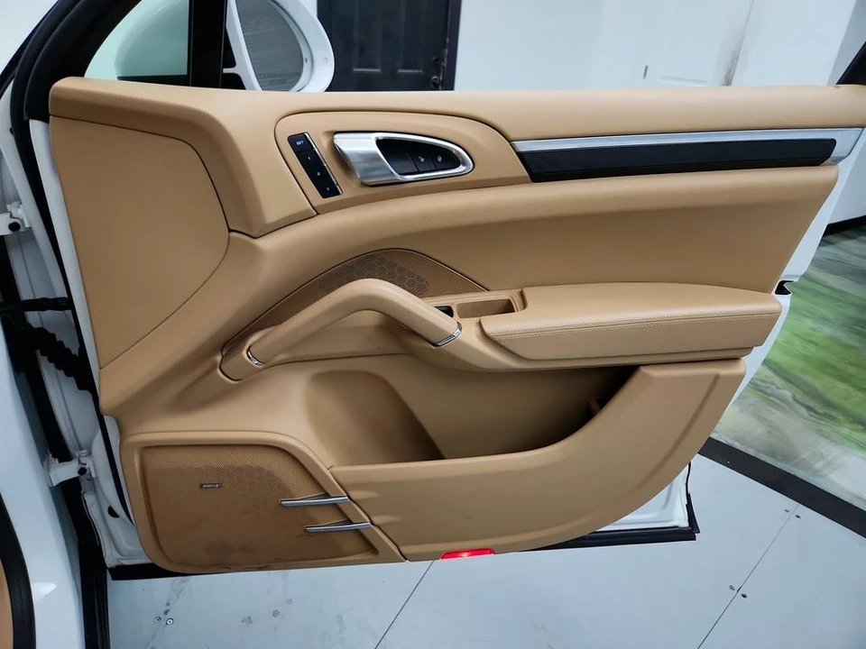 2017 Porsche 958 Cayenne - Image 29 of 31