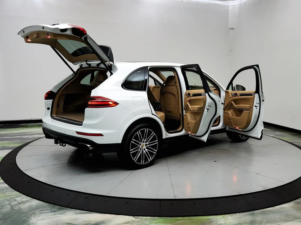 2017 Porsche 958 Cayenne - Image 11 of 31