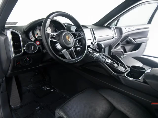 2017 Porsche 958 Cayenne - Image 26 of 31