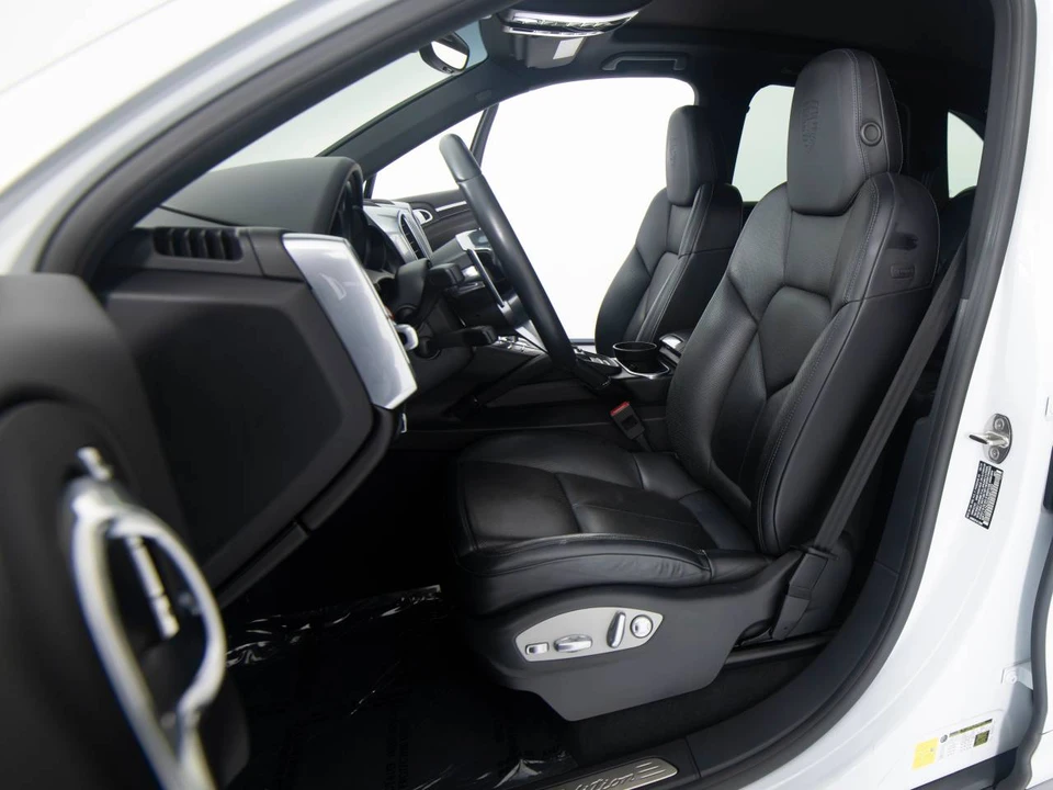 2017 Porsche 958 Cayenne - Image 5 of 5