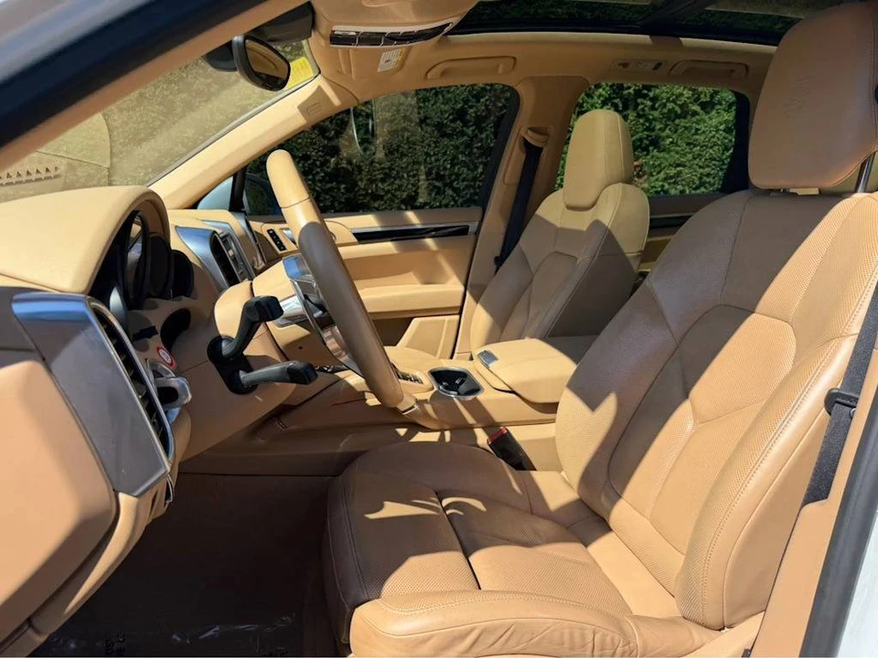 2017 Porsche 958 Cayenne - Image 5 of 5