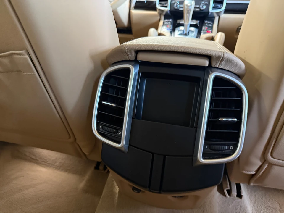 2017 Porsche 958 Cayenne - Image 6 of 24