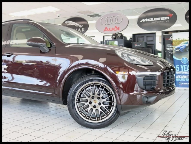 2017 Porsche 958 Cayenne - Image 2 of 31